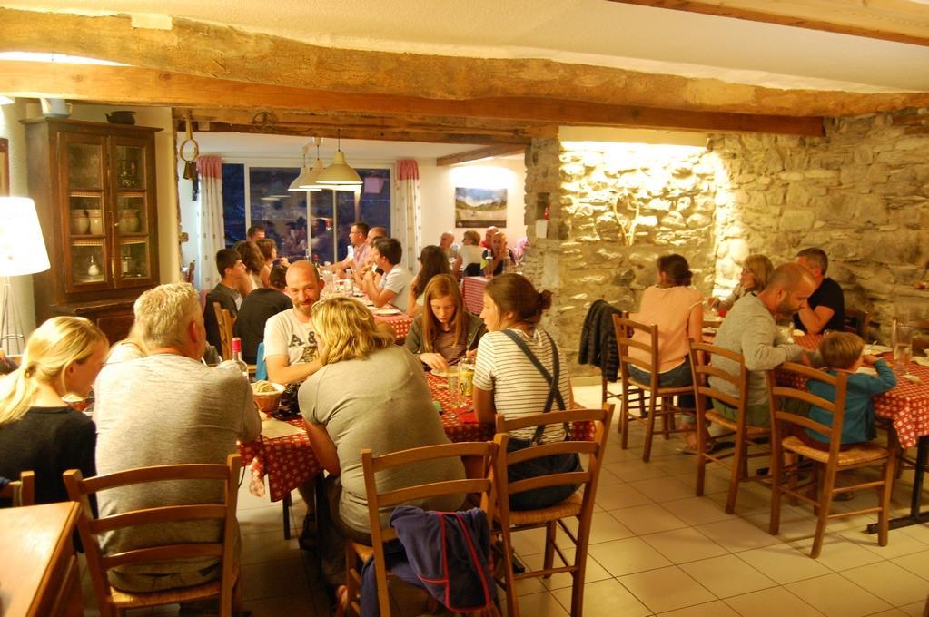 Gite La Maisonnee Sazos Bagian luar foto